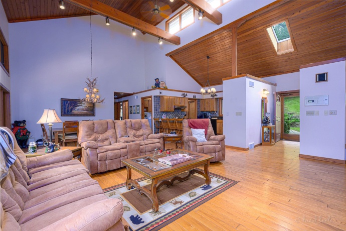 5 Boulder, GALENA, Illinois 61036, 4 Bedrooms Bedrooms, ,4 BathroomsBathrooms,House,For Sale,Boulder,202502859