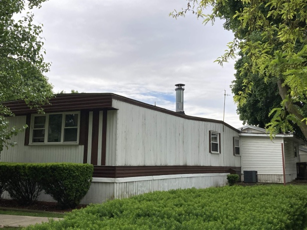 120 Claremont, LANARK, Illinois 61046, 3 Bedrooms Bedrooms, ,2 BathroomsBathrooms,House,For Sale,Claremont,202502866