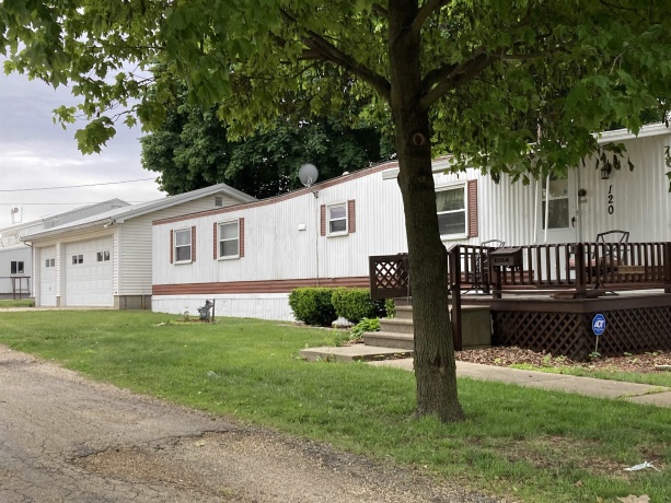 120 Claremont, LANARK, Illinois 61046, 3 Bedrooms Bedrooms, ,2 BathroomsBathrooms,House,For Sale,Claremont,202502866