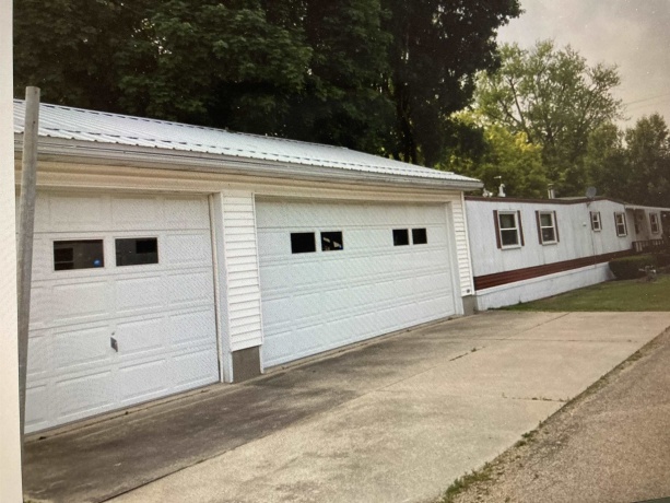 120 Claremont, LANARK, Illinois 61046, 3 Bedrooms Bedrooms, ,2 BathroomsBathrooms,House,For Sale,Claremont,202502866