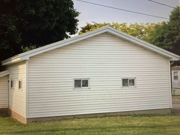 120 Claremont, LANARK, Illinois 61046, 3 Bedrooms Bedrooms, ,2 BathroomsBathrooms,House,For Sale,Claremont,202502866