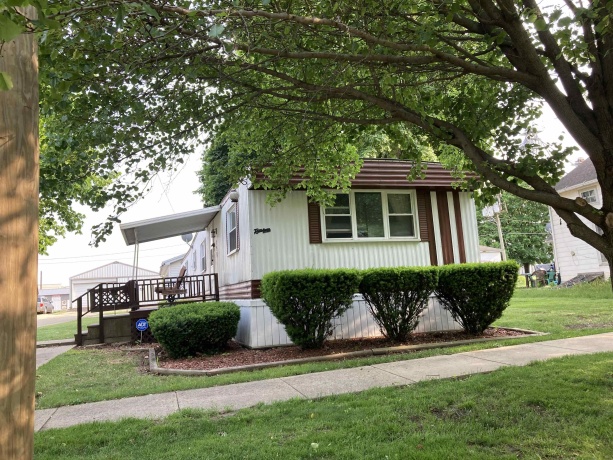120 Claremont, LANARK, Illinois 61046, 3 Bedrooms Bedrooms, ,2 BathroomsBathrooms,House,For Sale,Claremont,202502866