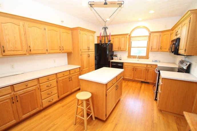 5250 HARVEY, CALEDONIA, Illinois 61011, 4 Bedrooms Bedrooms, ,2 BathroomsBathrooms,Farm,For Sale,HARVEY,202502910