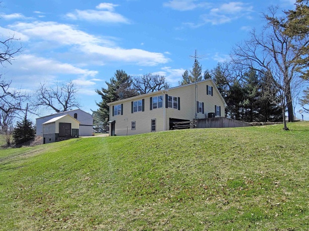 4459 Stagecoach, GALENA, Illinois 61036, 3 Bedrooms Bedrooms, ,2 BathroomsBathrooms,House,For Sale,Stagecoach,202502921