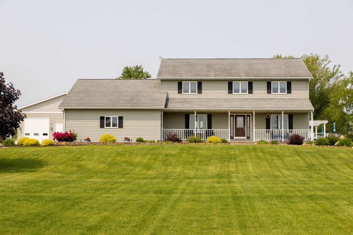 3028 Golf, STOCKTON, Illinois 61085, 4 Bedrooms Bedrooms, ,3 BathroomsBathrooms,House,For Sale,Golf,202502947