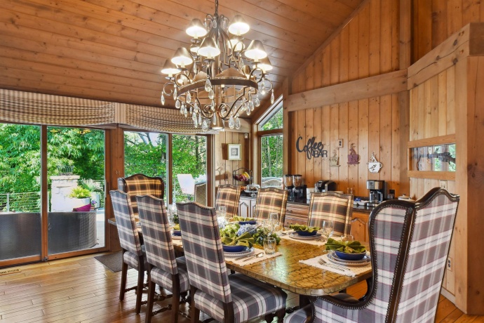 43 East Point, GALENA, Illinois 61036, 6 Bedrooms Bedrooms, ,5 BathroomsBathrooms,House,For Sale,East Point,202406830