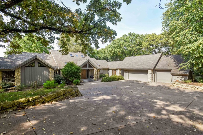 43 East Point, GALENA, Illinois 61036, 6 Bedrooms Bedrooms, ,5 BathroomsBathrooms,House,For Sale,East Point,202406830