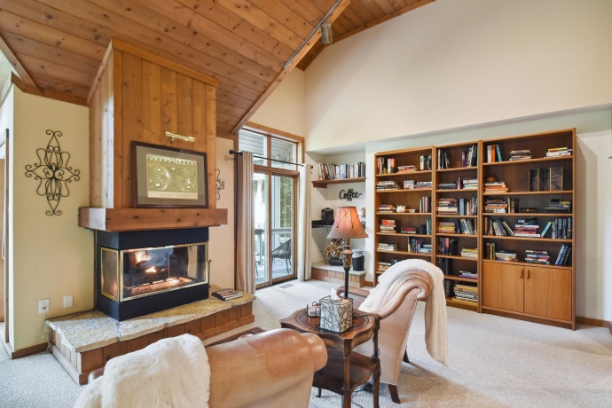 43 East Point, GALENA, Illinois 61036, 6 Bedrooms Bedrooms, ,5 BathroomsBathrooms,House,For Sale,East Point,202406830