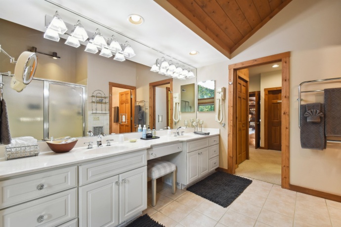 43 East Point, GALENA, Illinois 61036, 6 Bedrooms Bedrooms, ,5 BathroomsBathrooms,House,For Sale,East Point,202406830