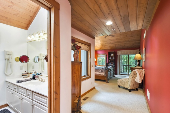 43 East Point, GALENA, Illinois 61036, 6 Bedrooms Bedrooms, ,5 BathroomsBathrooms,House,For Sale,East Point,202406830