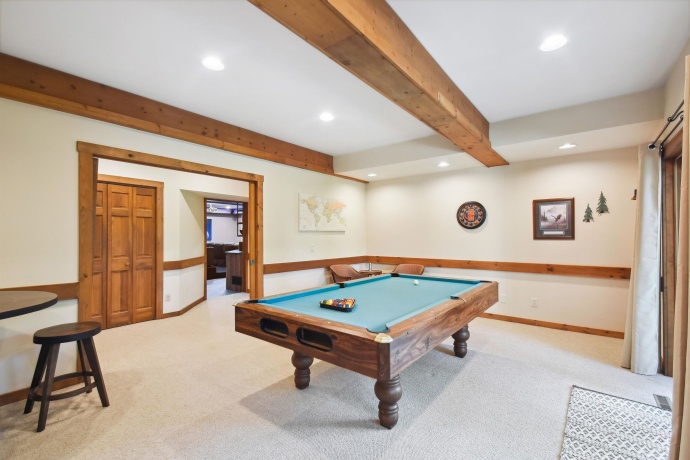 43 East Point, GALENA, Illinois 61036, 6 Bedrooms Bedrooms, ,5 BathroomsBathrooms,House,For Sale,East Point,202406830