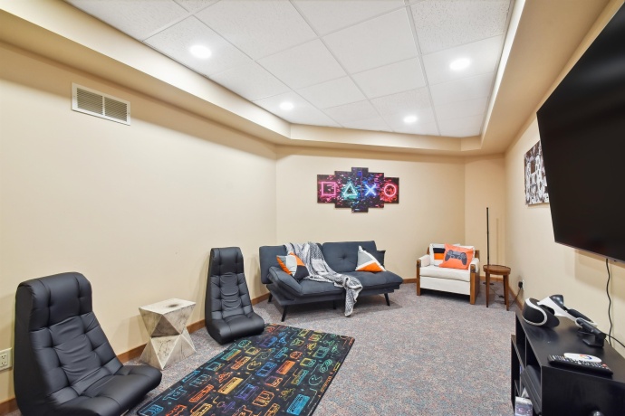 43 East Point, GALENA, Illinois 61036, 6 Bedrooms Bedrooms, ,5 BathroomsBathrooms,House,For Sale,East Point,202406830