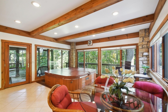 43 East Point, GALENA, Illinois 61036, 6 Bedrooms Bedrooms, ,5 BathroomsBathrooms,House,For Sale,East Point,202406830