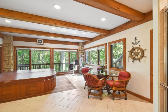 43 East Point, GALENA, Illinois 61036, 6 Bedrooms Bedrooms, ,5 BathroomsBathrooms,House,For Sale,East Point,202406830