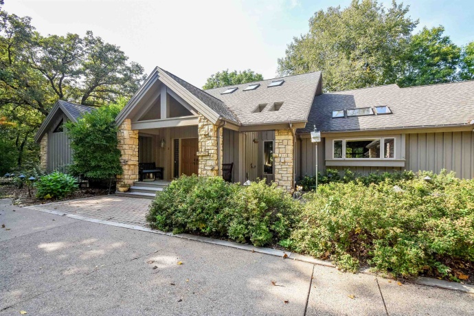 43 East Point, GALENA, Illinois 61036, 6 Bedrooms Bedrooms, ,5 BathroomsBathrooms,House,For Sale,East Point,202406830