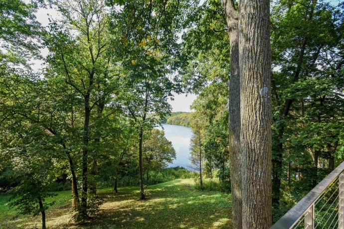 43 East Point, GALENA, Illinois 61036, 6 Bedrooms Bedrooms, ,5 BathroomsBathrooms,House,For Sale,East Point,202406830