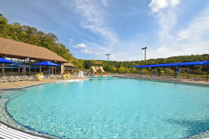 43 East Point, GALENA, Illinois 61036, 6 Bedrooms Bedrooms, ,5 BathroomsBathrooms,House,For Sale,East Point,202406830