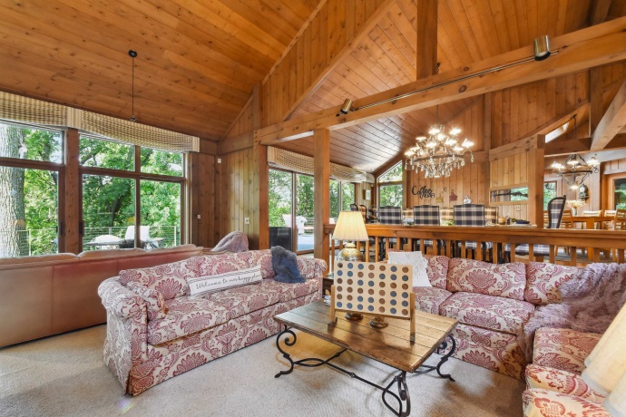 43 East Point, GALENA, Illinois 61036, 6 Bedrooms Bedrooms, ,5 BathroomsBathrooms,House,For Sale,East Point,202406830