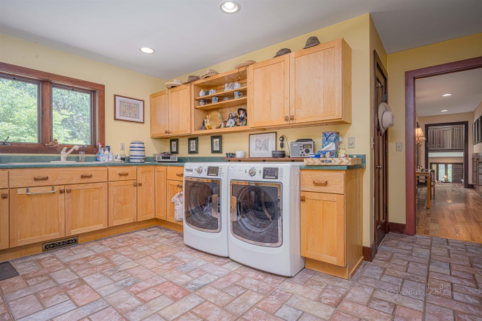 49 High Ridge, GALENA, Illinois 61036, 4 Bedrooms Bedrooms, ,3 BathroomsBathrooms,House,For Sale,High Ridge,202303784