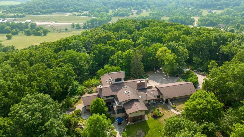 49 High Ridge, GALENA, Illinois 61036, 4 Bedrooms Bedrooms, ,3 BathroomsBathrooms,House,For Sale,High Ridge,202303784