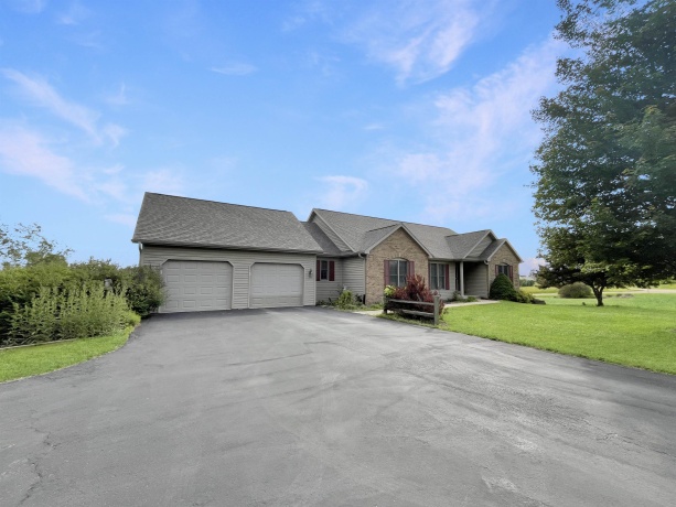 23-28 Broadview, LAKE CARROLL, Illinois 61046, 4 Bedrooms Bedrooms, ,3 BathroomsBathrooms,House,For Sale,Broadview,202503087