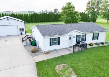 1735 Nachusa, DIXON, Illinois 61021, 3 Bedrooms Bedrooms, ,2 BathroomsBathrooms,House,For Sale,Nachusa,202503090