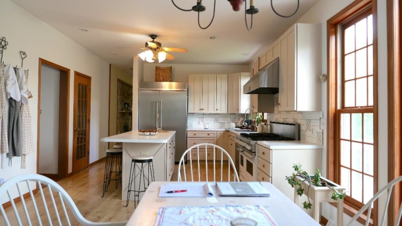 2346 Longhollow, ELIZABETH, Illinois 61028, 6 Bedrooms Bedrooms, ,4 BathroomsBathrooms,House,For Sale,Longhollow,202503095