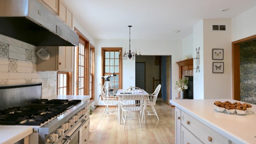 2346 Longhollow, ELIZABETH, Illinois 61028, 6 Bedrooms Bedrooms, ,4 BathroomsBathrooms,House,For Sale,Longhollow,202503095