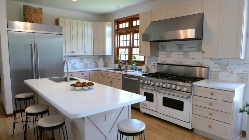 2346 Longhollow, ELIZABETH, Illinois 61028, 6 Bedrooms Bedrooms, ,4 BathroomsBathrooms,House,For Sale,Longhollow,202503095