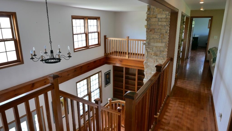 2346 Longhollow, ELIZABETH, Illinois 61028, 6 Bedrooms Bedrooms, ,4 BathroomsBathrooms,House,For Sale,Longhollow,202503095