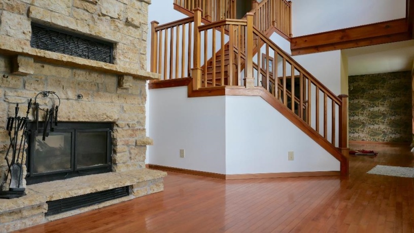 2346 Longhollow, ELIZABETH, Illinois 61028, 6 Bedrooms Bedrooms, ,4 BathroomsBathrooms,House,For Sale,Longhollow,202503095