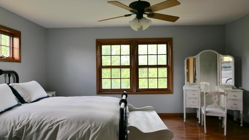 2346 Longhollow, ELIZABETH, Illinois 61028, 6 Bedrooms Bedrooms, ,4 BathroomsBathrooms,House,For Sale,Longhollow,202503095