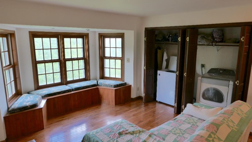 2346 Longhollow, ELIZABETH, Illinois 61028, 6 Bedrooms Bedrooms, ,4 BathroomsBathrooms,House,For Sale,Longhollow,202503095