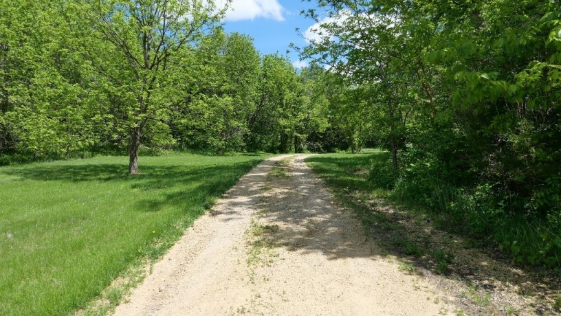 2346 Longhollow, ELIZABETH, Illinois 61028, 6 Bedrooms Bedrooms, ,4 BathroomsBathrooms,House,For Sale,Longhollow,202503095