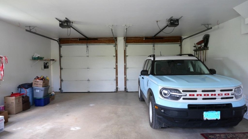 2346 Longhollow, ELIZABETH, Illinois 61028, 6 Bedrooms Bedrooms, ,4 BathroomsBathrooms,House,For Sale,Longhollow,202503095