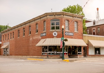 201 Main, Elkader, Iowa 52043, ,Mixed Use,For Sale,Main,202503102