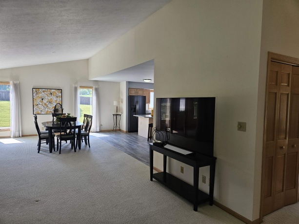 3852 Foxborough, ROCKFORD, Illinois 61114, 3 Bedrooms Bedrooms, ,2 BathroomsBathrooms,House,For Sale,Foxborough,202503104