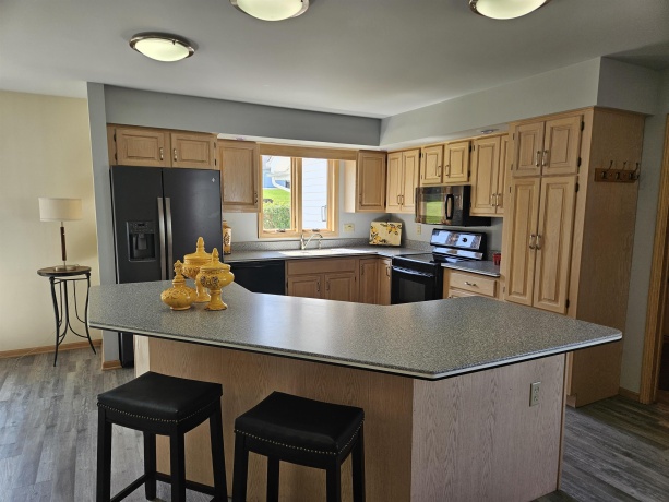 3852 Foxborough, ROCKFORD, Illinois 61114, 3 Bedrooms Bedrooms, ,2 BathroomsBathrooms,House,For Sale,Foxborough,202503104