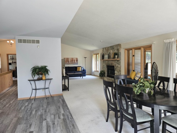 3852 Foxborough, ROCKFORD, Illinois 61114, 3 Bedrooms Bedrooms, ,2 BathroomsBathrooms,House,For Sale,Foxborough,202503104