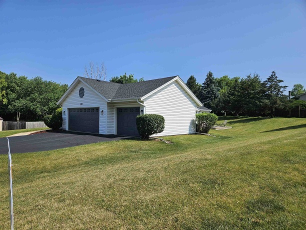 3852 Foxborough, ROCKFORD, Illinois 61114, 3 Bedrooms Bedrooms, ,2 BathroomsBathrooms,House,For Sale,Foxborough,202503104