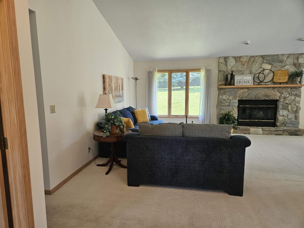 3852 Foxborough, ROCKFORD, Illinois 61114, 3 Bedrooms Bedrooms, ,2 BathroomsBathrooms,House,For Sale,Foxborough,202503104