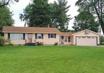852 Fairgrounds, FREEPORT, Illinois 61032, 2 Bedrooms Bedrooms, ,2 BathroomsBathrooms,House,For Sale,Fairgrounds,202503110