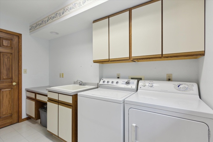 3 Highview, ORANGEVILLE, Illinois 61060, 4 Bedrooms Bedrooms, ,3 BathroomsBathrooms,House,For Sale,Highview,202503099