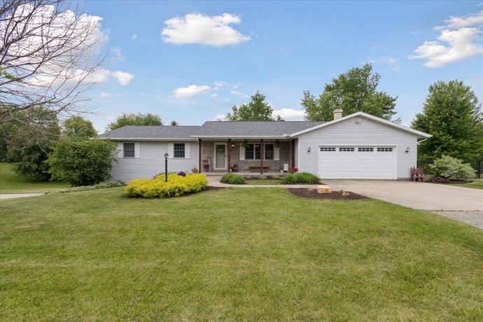 3 Highview, ORANGEVILLE, Illinois 61060, 4 Bedrooms Bedrooms, ,3 BathroomsBathrooms,House,For Sale,Highview,202503099