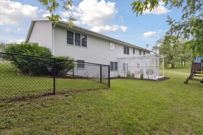 3 Highview, ORANGEVILLE, Illinois 61060, 4 Bedrooms Bedrooms, ,3 BathroomsBathrooms,House,For Sale,Highview,202503099