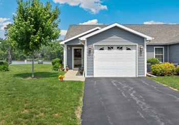 1523 Eadens, DIXON, Illinois 61021, 2 Bedrooms Bedrooms, ,1 BathroomBathrooms,Condominium,For Sale,Eadens,202503123