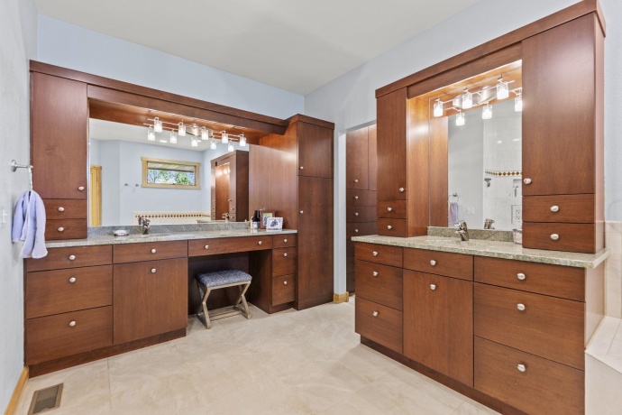 515 STONE RIDGE, CHERRY VALLEY, Illinois 61016, 4 Bedrooms Bedrooms, ,4 BathroomsBathrooms,House,For Sale,STONE RIDGE,202503129