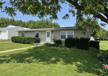 25115 Locust, LANARK, Illinois 61046, 3 Bedrooms Bedrooms, ,1 BathroomBathrooms,House,For Sale,Locust,202406200