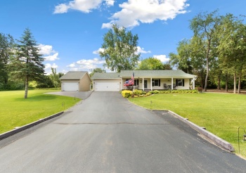 405 Saint Francis, DIXON, Illinois 61021, 3 Bedrooms Bedrooms, ,2 BathroomsBathrooms,House,For Sale,Saint Francis,202503156
