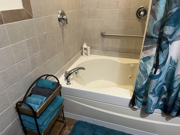 5918 Park Ridge, LOVES PARK, Illinois 61111, 2 Bedrooms Bedrooms, ,2 BathroomsBathrooms,House,For Sale,Park Ridge,202503192